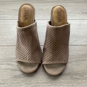 MIA Suede Tara Block Sandal Size 6